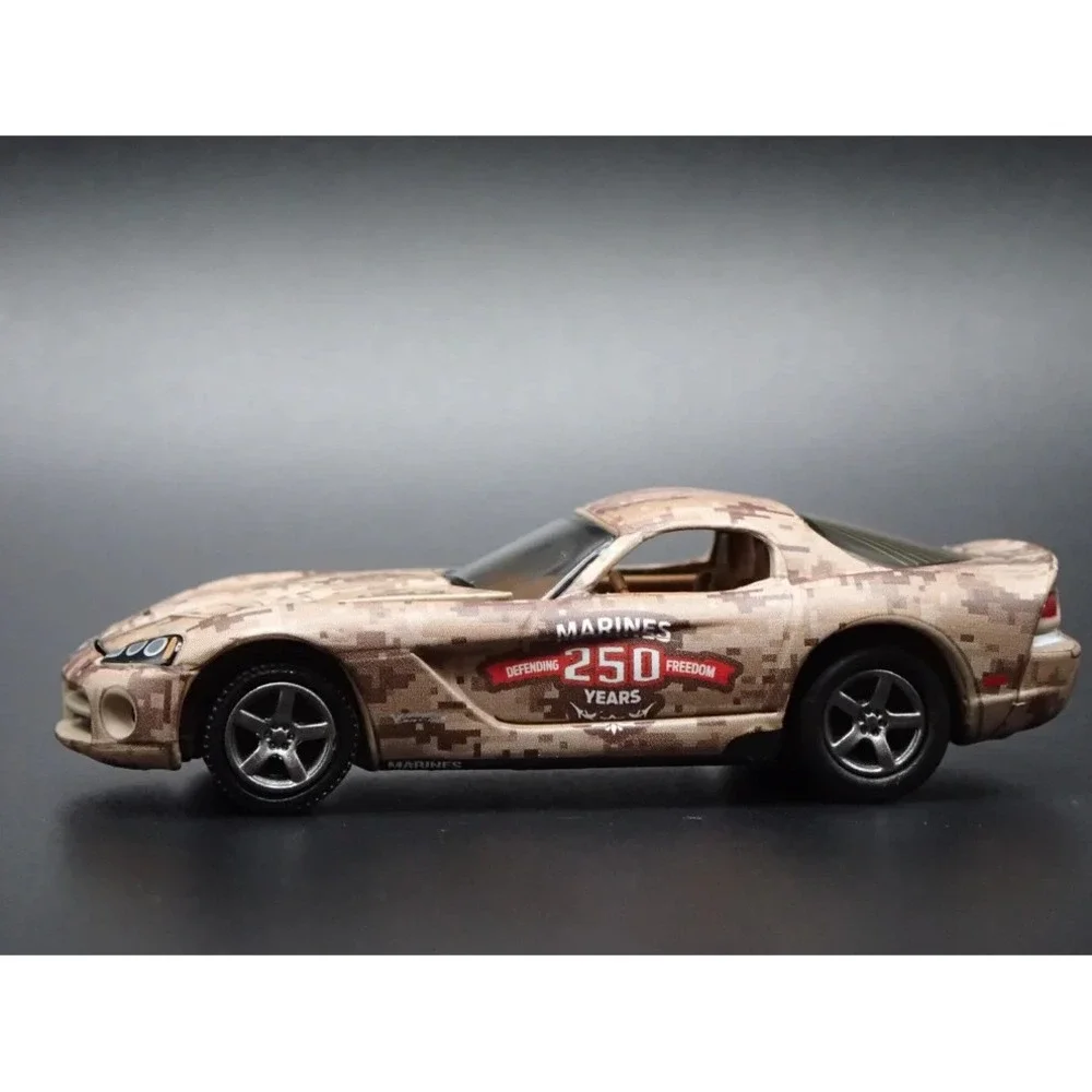 Johnny Lightning Marine‎ Corp 250 years 2008 Dodge Viper SRT Version A Semper Fi